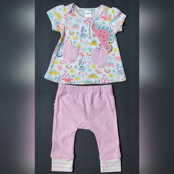 CJP Baby 3 piece set missing the cap. G 6-9 months. - Picture 1 of 15